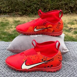 Nike Mercurial Air Zoom Soccer Turf Shoes in size 5.5Y